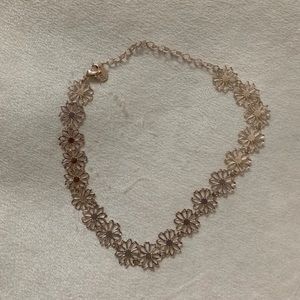 Forever 21 Flower Necklace